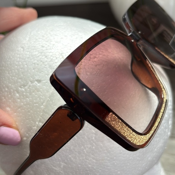 Margaret Joseph’s 100% UV protection sunglasses,brown/metallic gold square frame - Picture 6 of 8